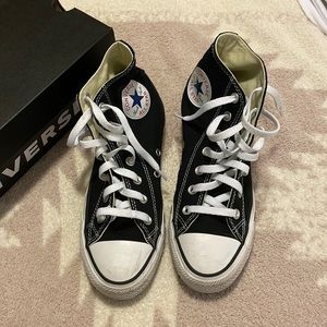 Converse men’s 6 women’s 8